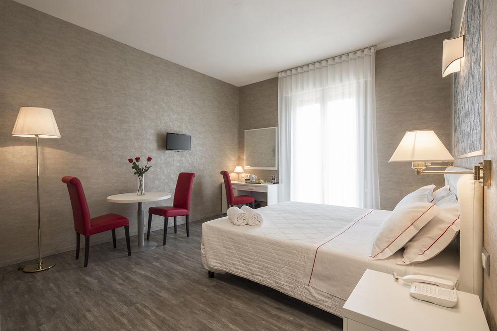 Nuovo Hotel Del Porto Bolonia Zewnętrze zdjęcie