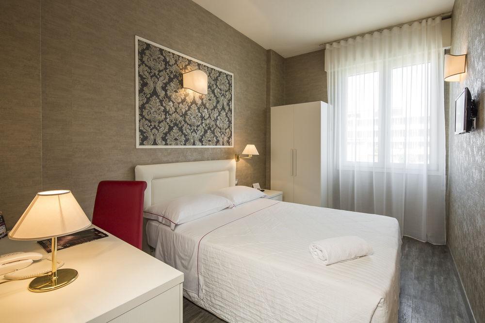Nuovo Hotel Del Porto Bolonia Zewnętrze zdjęcie