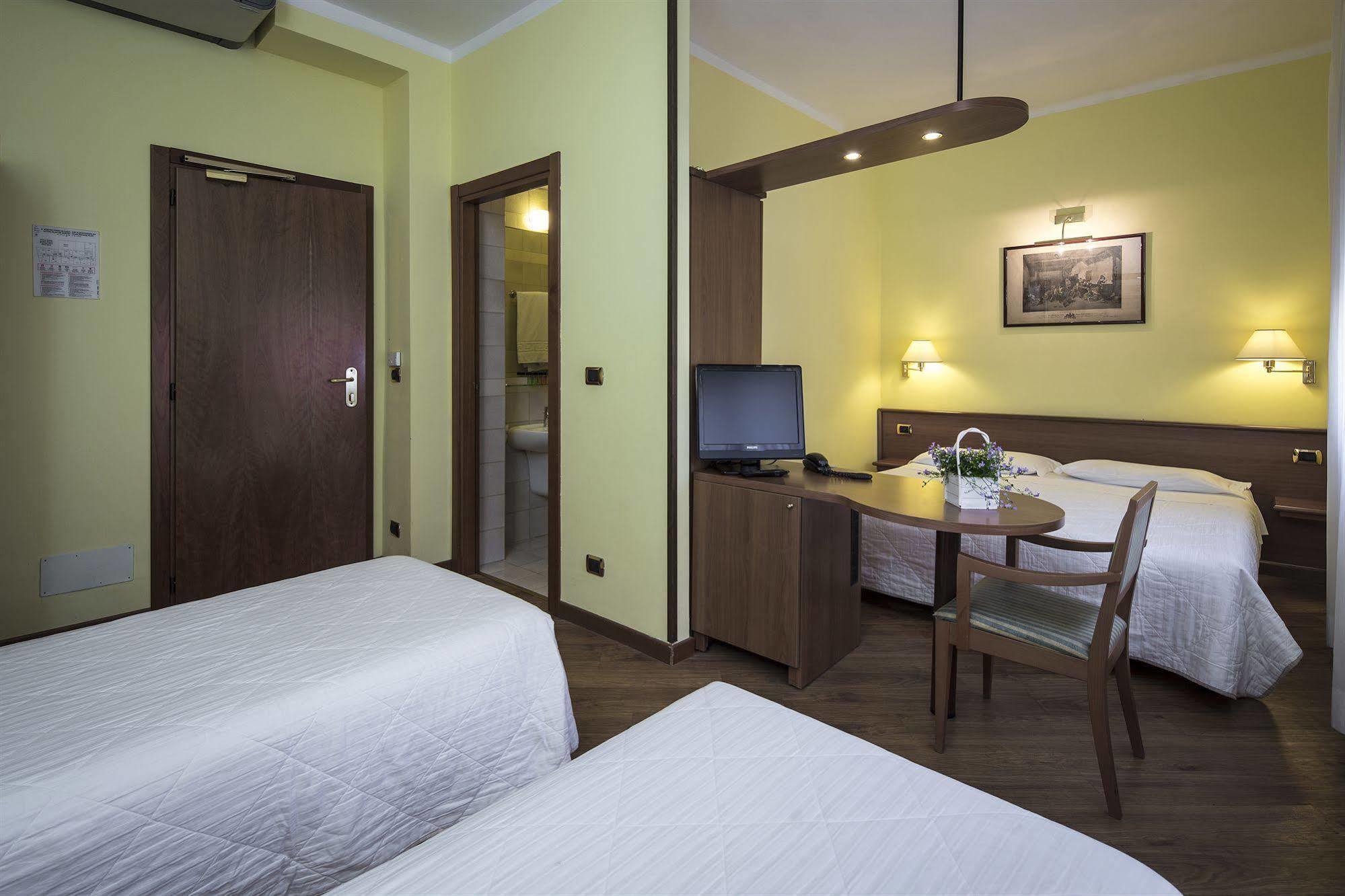 Nuovo Hotel Del Porto Bolonia Zewnętrze zdjęcie