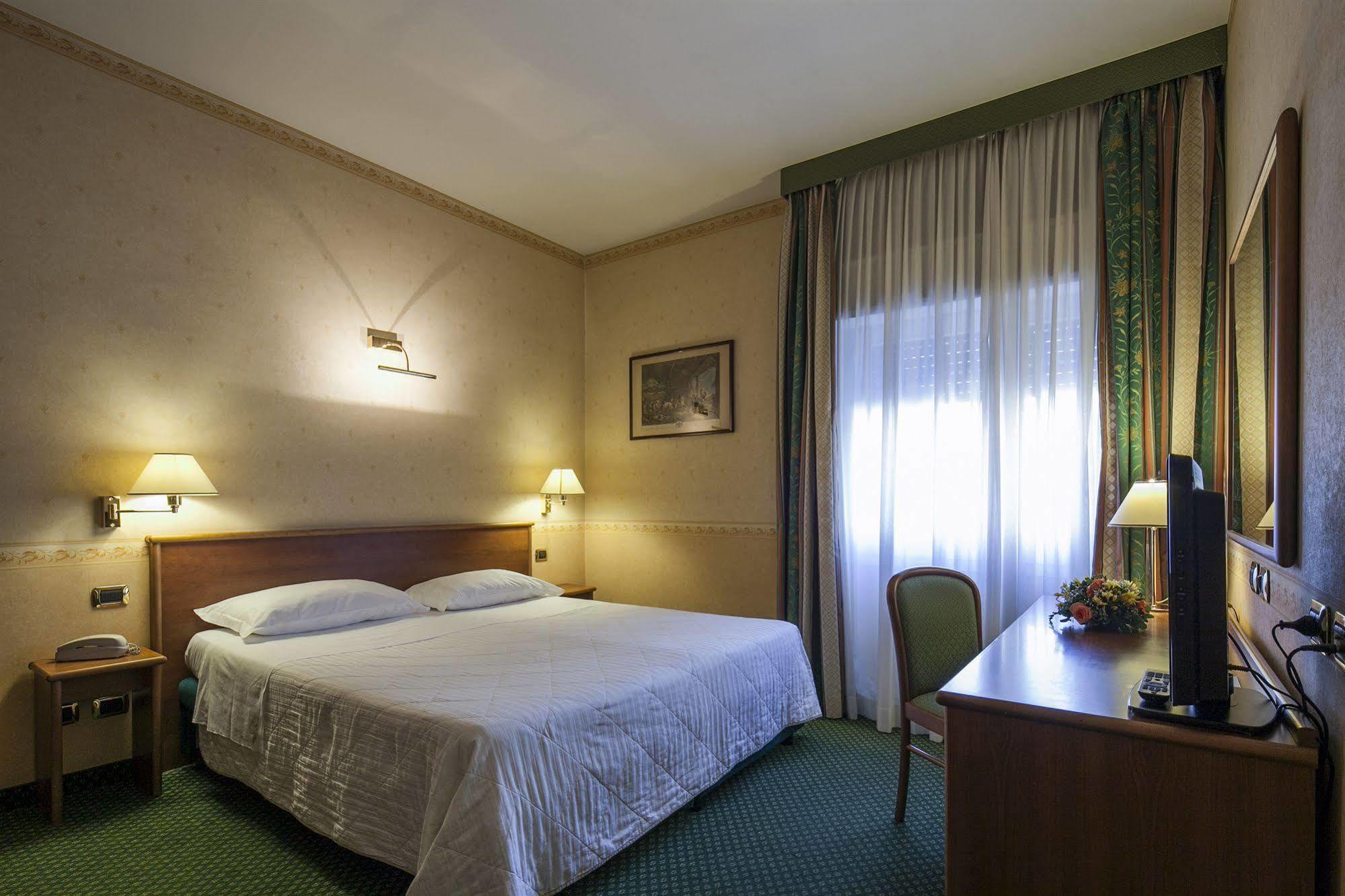Nuovo Hotel Del Porto Bolonia Zewnętrze zdjęcie