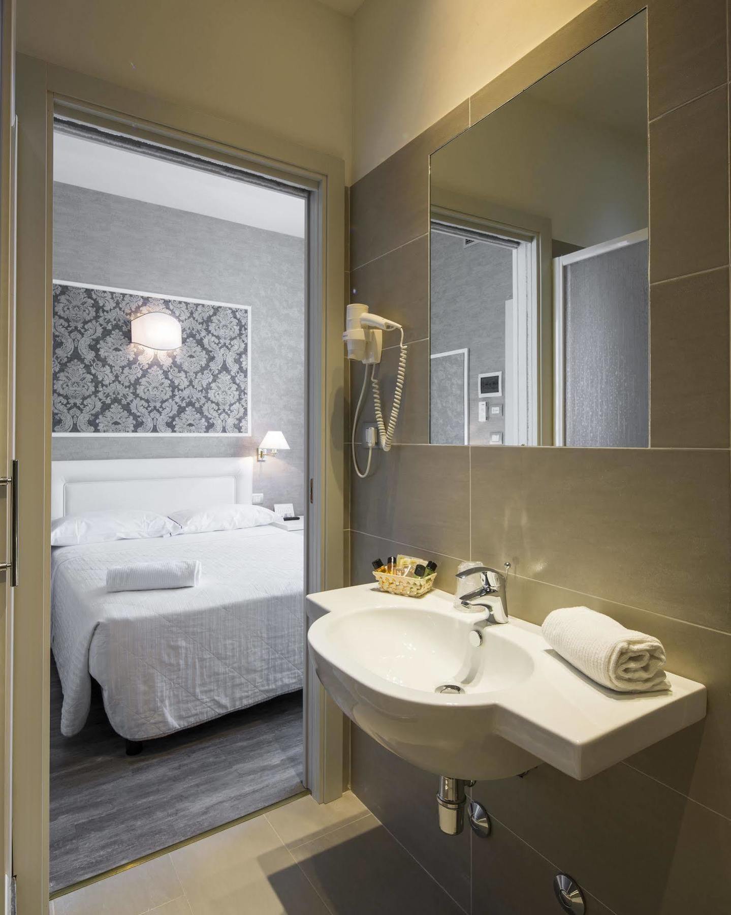 Nuovo Hotel Del Porto Bolonia Zewnętrze zdjęcie