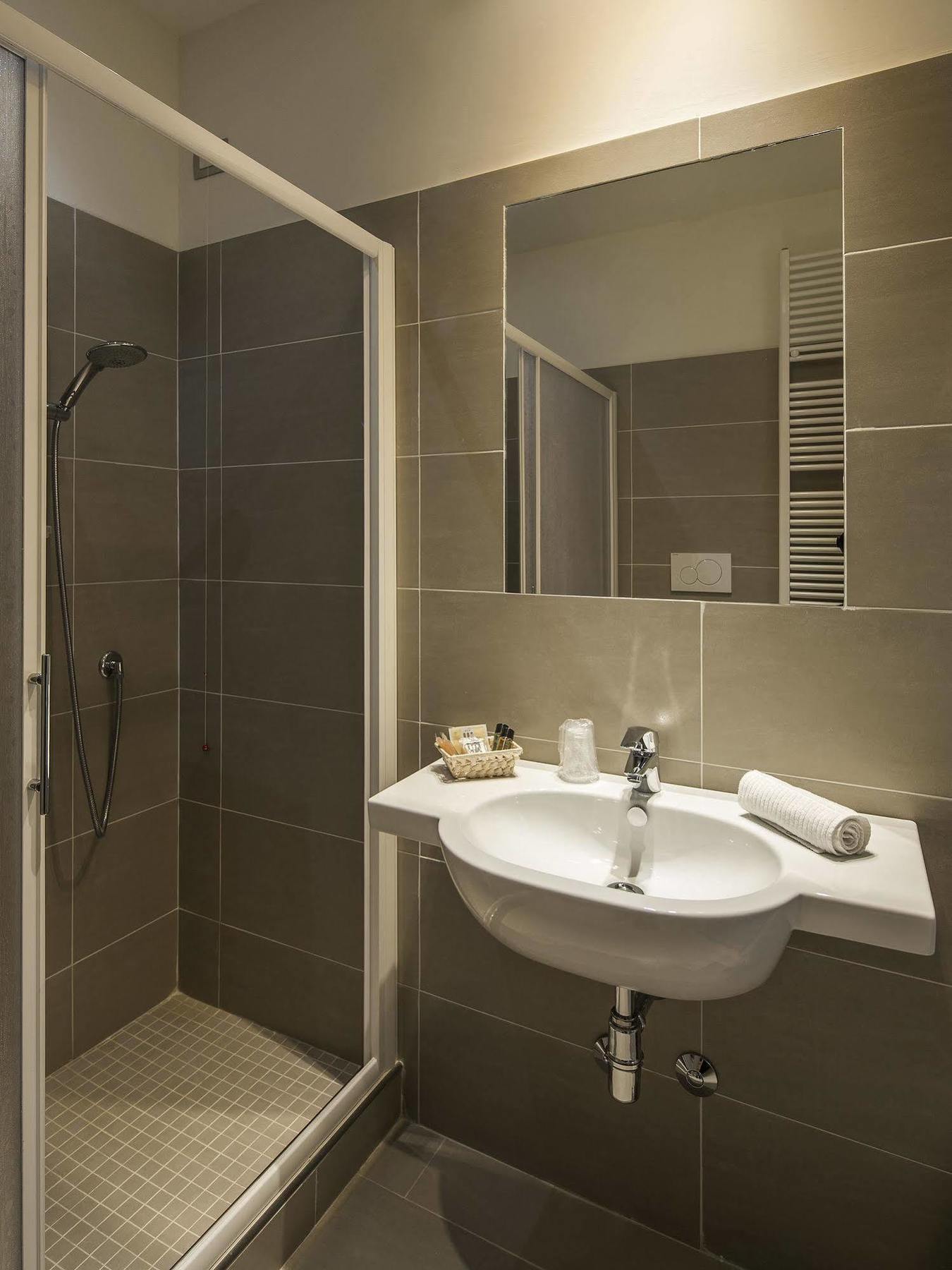 Nuovo Hotel Del Porto Bolonia Zewnętrze zdjęcie