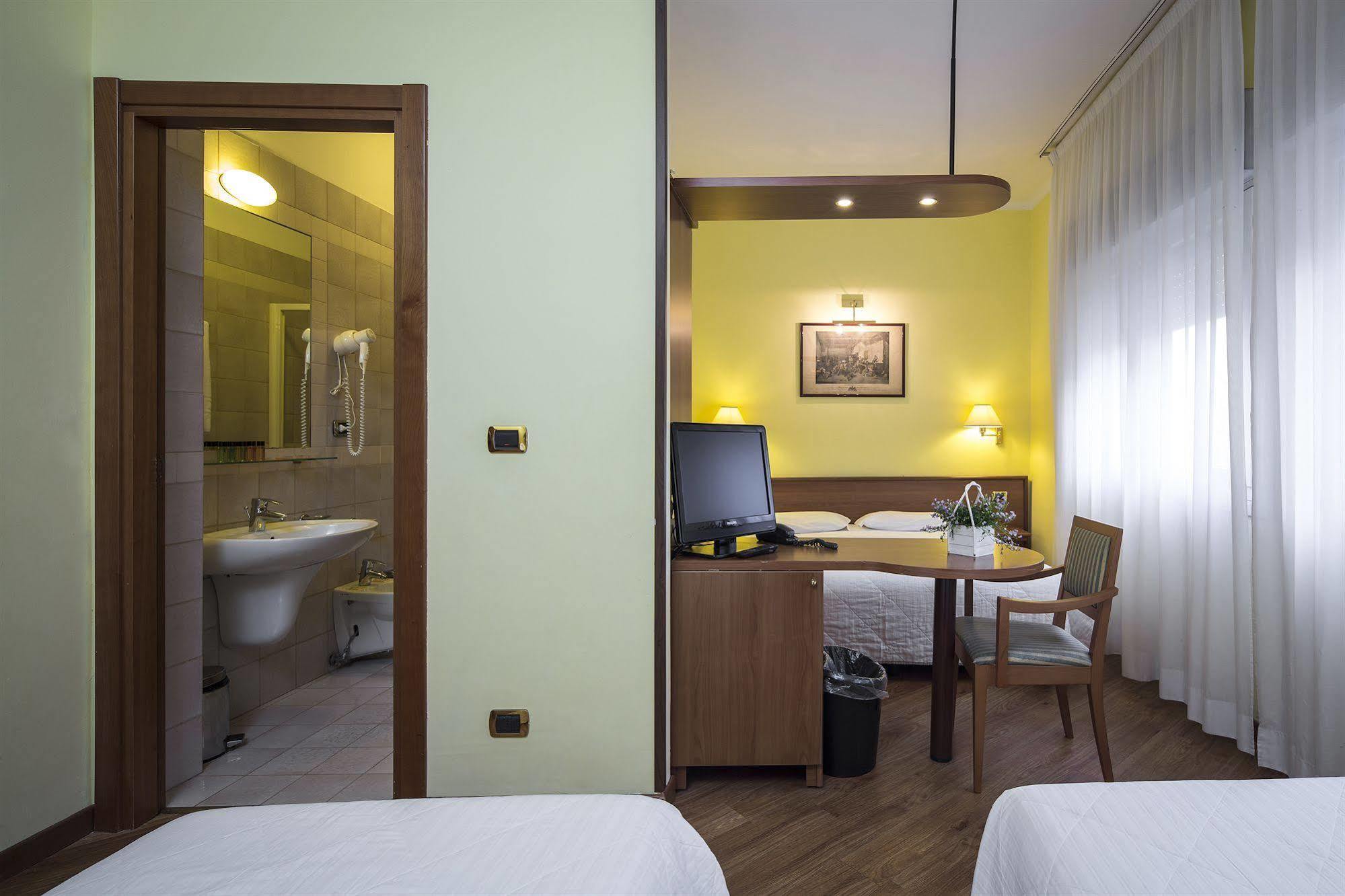 Nuovo Hotel Del Porto Bolonia Zewnętrze zdjęcie
