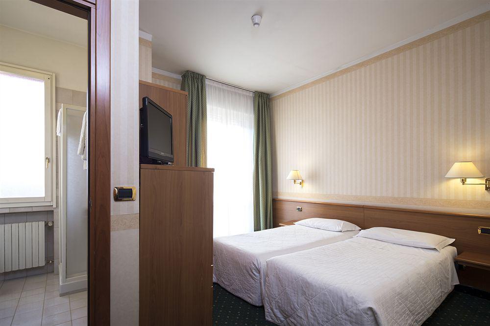 Nuovo Hotel Del Porto Bolonia Zewnętrze zdjęcie